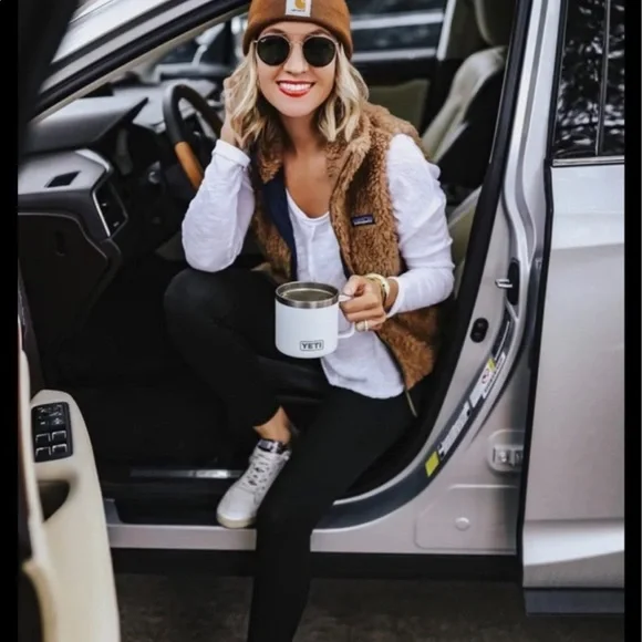 🍒𝗣𝗮𝘁𝗮𝗴𝗼𝗻𝗶𝗮 𝗗𝘂𝘀𝘁𝘆 𝗠𝗲𝘀𝗮 𝗩𝗲𝘀𝘁 𝗶𝗻 𝗟𝗮𝗿𝗴𝗲 - Picture 2 of 12